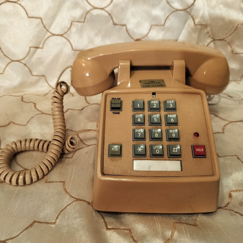 Radio Shack Desk Phone Model 43-375  ET-171 Vintage piece of history Really neat